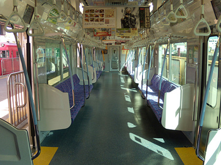 4001F車内