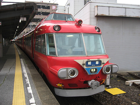 7007F7008@国府宮