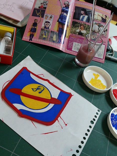 アンドロ仮面コス バックル制作中 リキテックスじゃなくアクリルガ 写真共有サイト フォト蔵