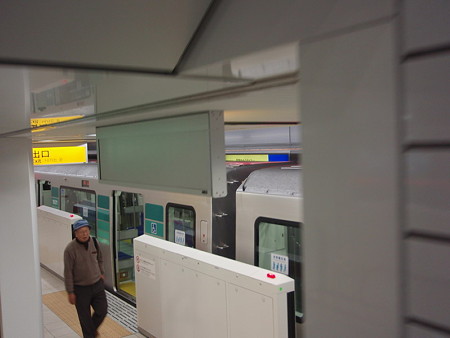 日吉駅ホームドア2