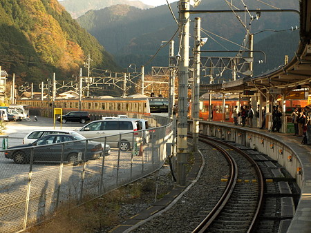 Ｅ２３３系中央線（奥多摩駅）