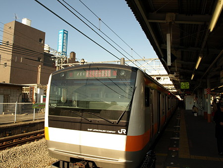 Ｅ２３３系中央線（拝島駅）