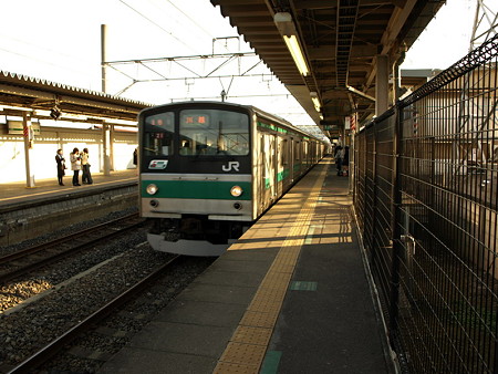 ２０５系埼京線（指扇駅）