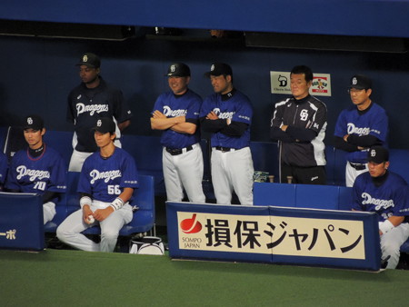 ドラゴンズベンチ。