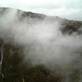霧が動いて滝が・・・