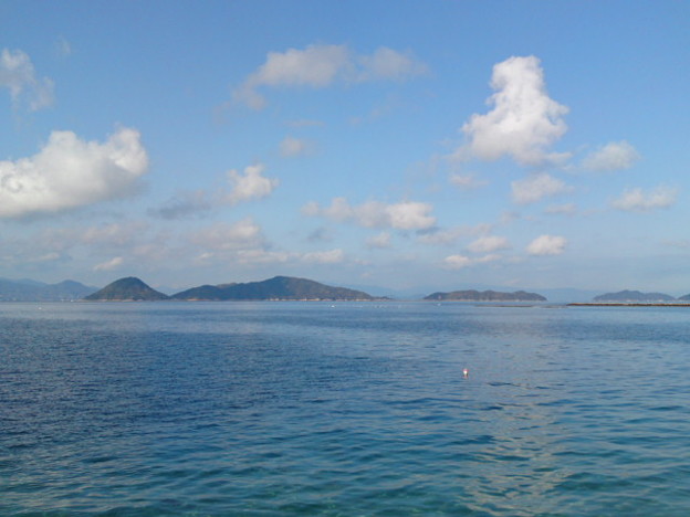 周防大島和田なう 本日晴天 波風穏やか 波止場に釣り人無し静かな朝 写真共有サイト フォト蔵