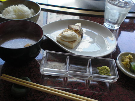 焼野菜、ごはん、みそ汁