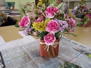 フラワーアレンジほかの方作品20120630 (2)