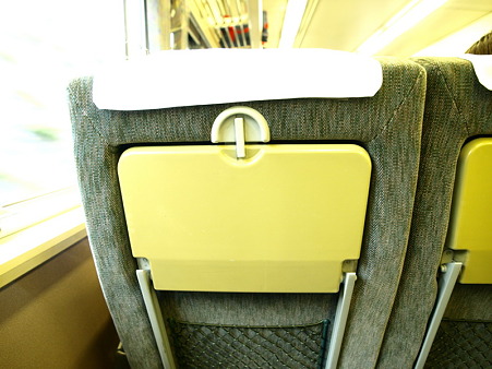 特急「はまかいじ」車内2
