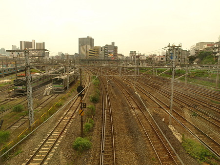 東神奈川の複複複々線区間