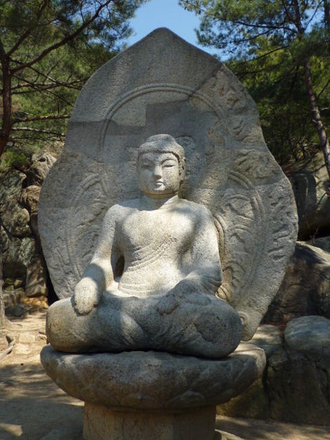 如来坐像～韓国慶州  Seated Buddha on the mountainside