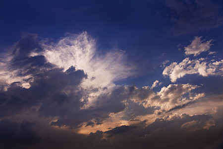 8月の雲