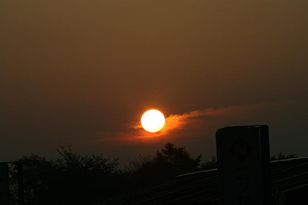 朝日がのぼる