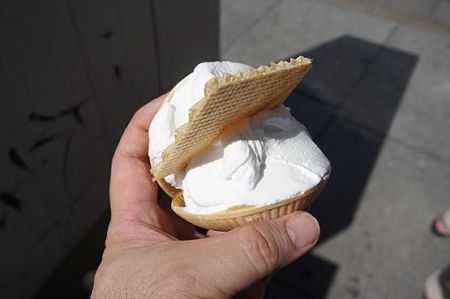 いつものヘーゼルバウアーアイス